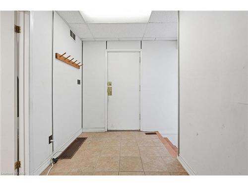 2 Gary Avenue, Hamilton, ON - Indoor Photo Showing Other Room