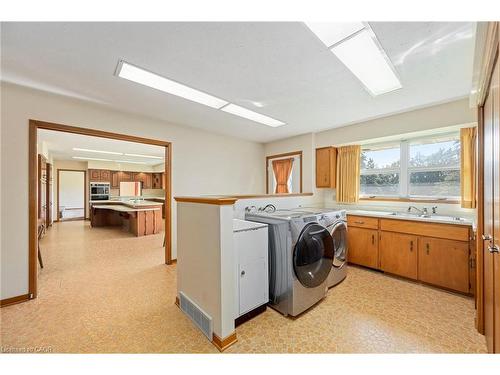 6828 Third Line, Chatham, ON - Indoor Photo Showing Laundry Room