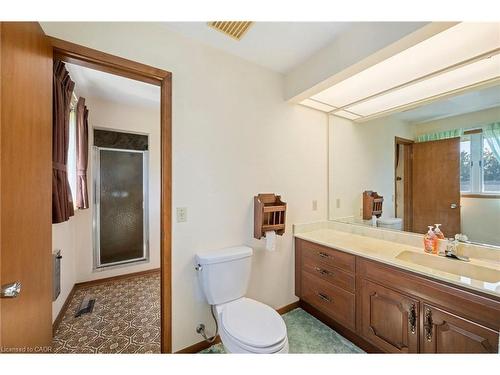6828 Third Line, Chatham, ON - Indoor Photo Showing Bathroom