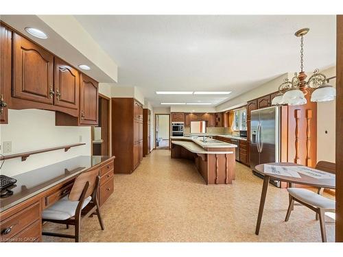 6828 Third Line, Chatham, ON - Indoor