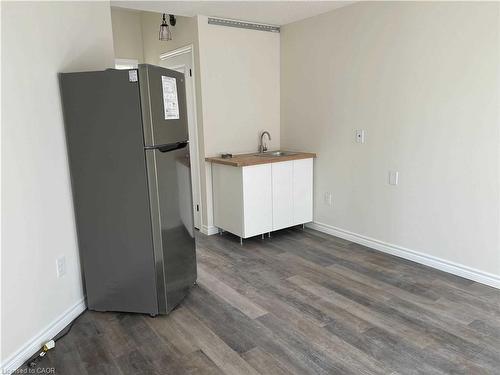 54-435 Callaway Road, London, ON - Indoor Photo Showing Other Room