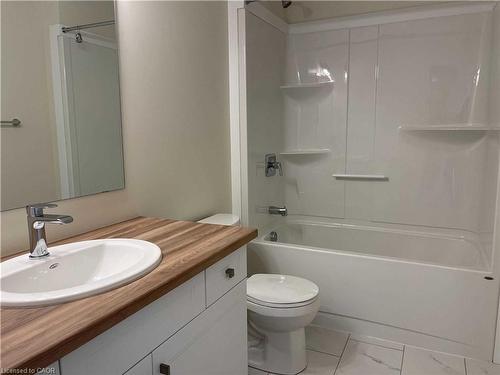 54-435 Callaway Road, London, ON - Indoor Photo Showing Bathroom