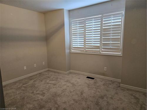 71 Cobblestone Drive, Paris, ON - Indoor Photo Showing Other Room