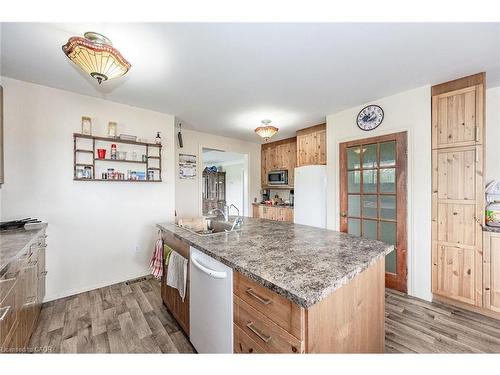 1388 Highway No. 6 N, Flamborough, ON - Indoor Photo Showing Kitchen