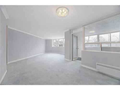 201-166 Mountain Park Avenue, Hamilton, ON - Indoor Photo Showing Other Room