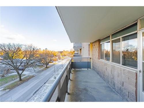 404-770 Hager Avenue, Burlington, ON - Outdoor With Exterior