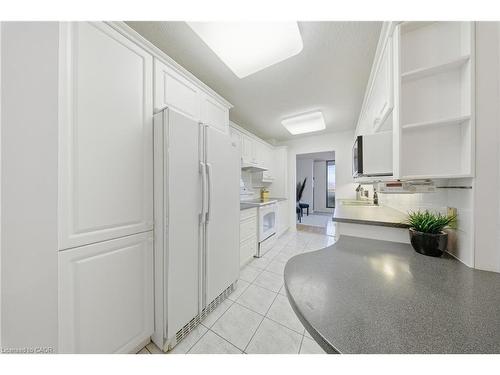 602-2055 Upper Middle Road, Burlington, ON - Indoor