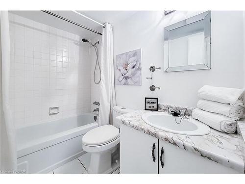 602-2055 Upper Middle Road, Burlington, ON - Indoor Photo Showing Bathroom