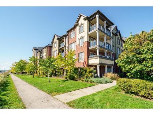 121-3070 Rotary Way, Burlington, ON - Outdoor With Facade