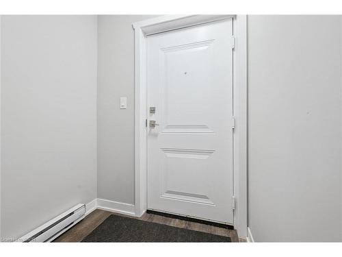 B16-1331 Countrystone Drive, Kitchener, ON - Indoor Photo Showing Other Room