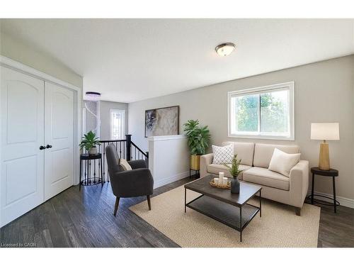 5-1261 Mohawk Road W, Ancaster, ON - Indoor Photo Showing Living Room