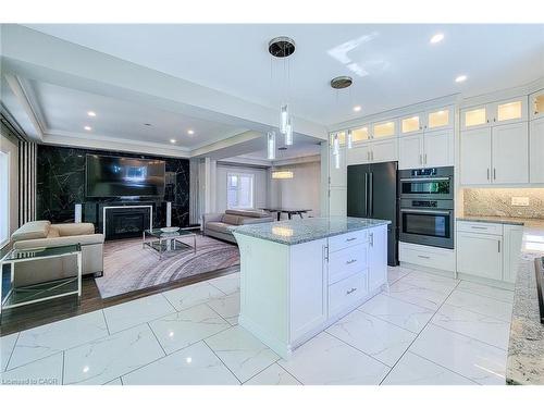 5-1261 Mohawk Road W, Ancaster, ON - Indoor Photo Showing Kitchen With Upgraded Kitchen