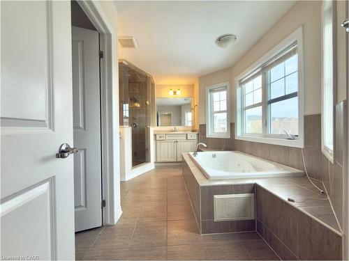 3147 Carding Mill Trail, Oakville, ON - Indoor Photo Showing Bathroom