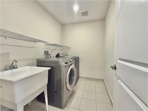 3147 Carding Mill Trail, Oakville, ON - Indoor Photo Showing Laundry Room