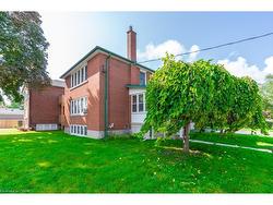 3-69 Edinburgh Road  Kitchener, ON N2B 1M4