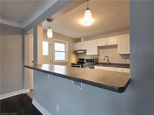 3-69 Edinburgh Road, Kitchener, ON - Indoor Photo Showing Kitchen