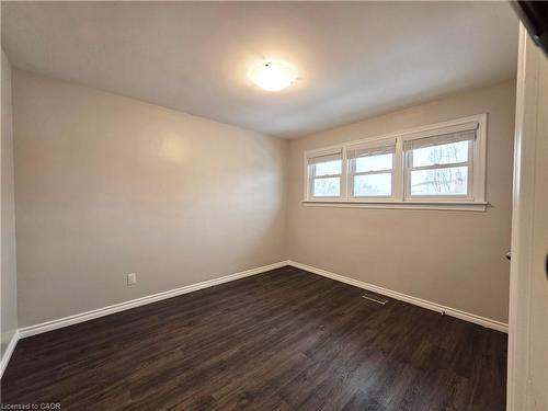 3-69 Edinburgh Road, Kitchener, ON - Indoor Photo Showing Other Room