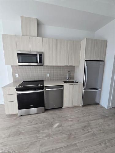 805-720 Whitlock Avenue, Milton, ON - Indoor Photo Showing Kitchen