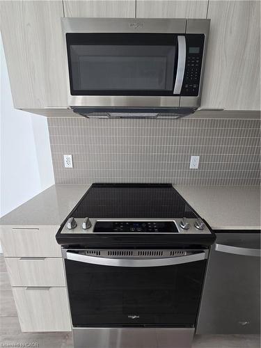 805-720 Whitlock Avenue, Milton, ON - Indoor Photo Showing Kitchen