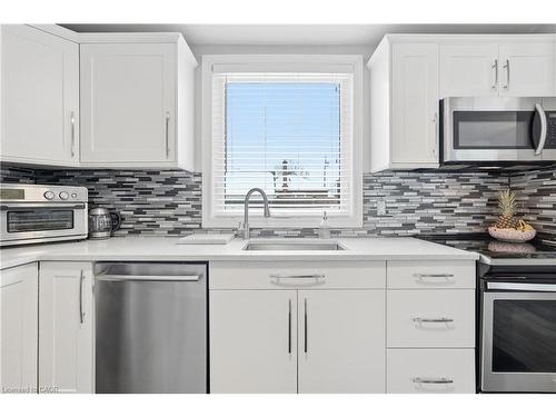 189 East 43Rd Street, Hamilton, ON - Indoor Photo Showing Kitchen With Stainless Steel Kitchen With Upgraded Kitchen