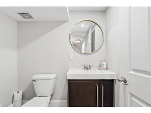 189 East 43Rd Street, Hamilton, ON - Indoor Photo Showing Bathroom