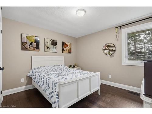 2116 Binbrook Road E, Hamilton, ON - Indoor Photo Showing Bedroom