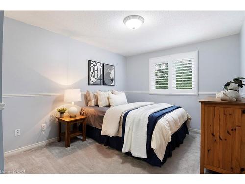 391 Strawberry Crescent, Waterloo, ON - Indoor Photo Showing Bedroom