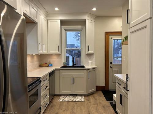 49 Woodhouse Street, Simcoe, ON - Indoor Photo Showing Kitchen