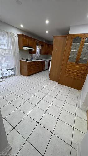 25 Munroe Street, Kitchener, ON - Indoor