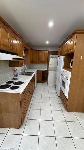25 Munroe Street, Kitchener, ON - Indoor Photo Showing Kitchen