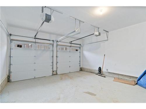 3444 Mosley Gate, Oakville, ON - Indoor Photo Showing Garage