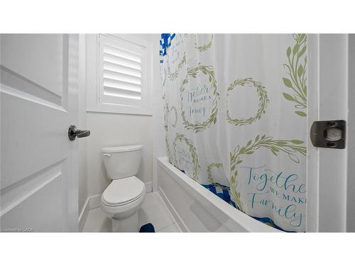 93 Gillespie Drive, Brantford, ON - Indoor Photo Showing Bathroom