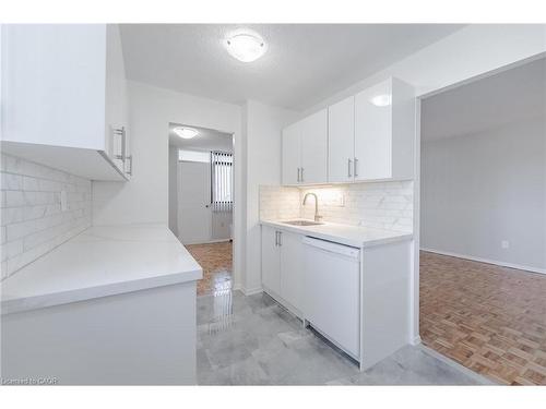 601-770 Hager Avenue, Burlington, ON - Indoor Photo Showing Kitchen
