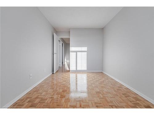 601-770 Hager Avenue, Burlington, ON - Indoor Photo Showing Other Room