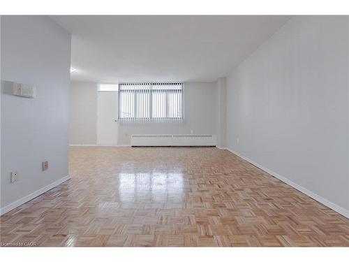 601-770 Hager Avenue, Burlington, ON - Indoor Photo Showing Other Room