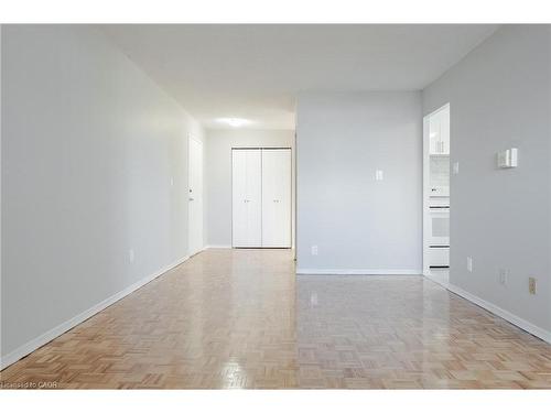 601-770 Hager Avenue, Burlington, ON - Indoor Photo Showing Other Room