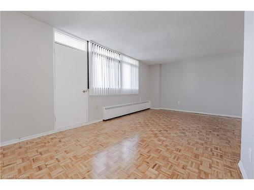 601-770 Hager Avenue, Burlington, ON - Indoor Photo Showing Other Room