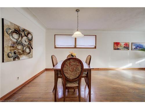 150 Howard Avenue, Hamilton, ON - Indoor Photo Showing Dining Room