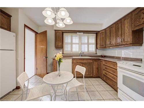 150 Howard Avenue, Hamilton, ON - Indoor Photo Showing Other Room