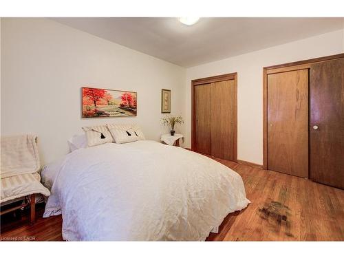 150 Howard Avenue, Hamilton, ON - Indoor Photo Showing Bedroom