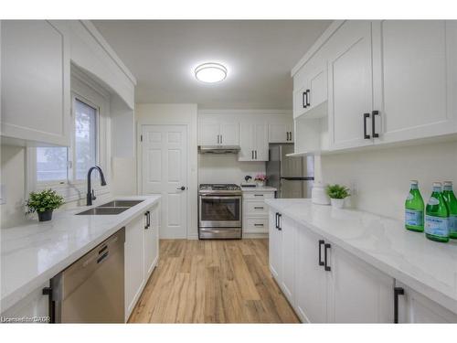 248 Cyrus Street, Cambridge, ON - Indoor Photo Showing Kitchen With Double Sink With Upgraded Kitchen