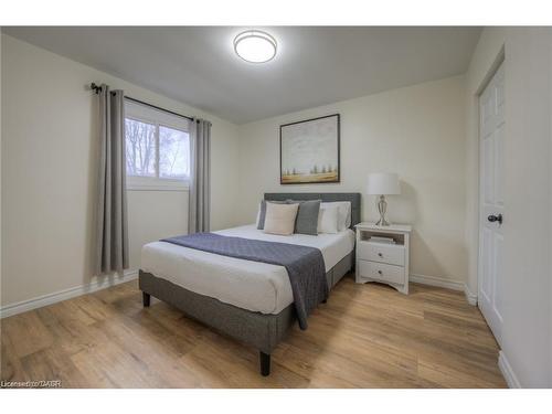 248 Cyrus Street, Cambridge, ON - Indoor Photo Showing Bedroom