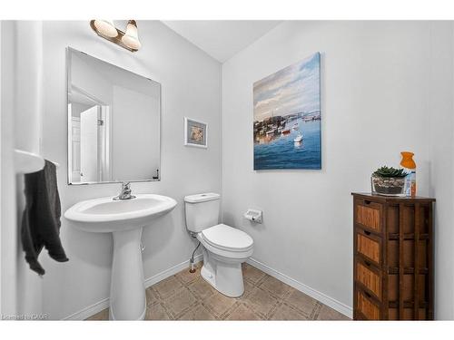 775 Karlsfeld Road, Waterloo, ON - Indoor Photo Showing Bathroom
