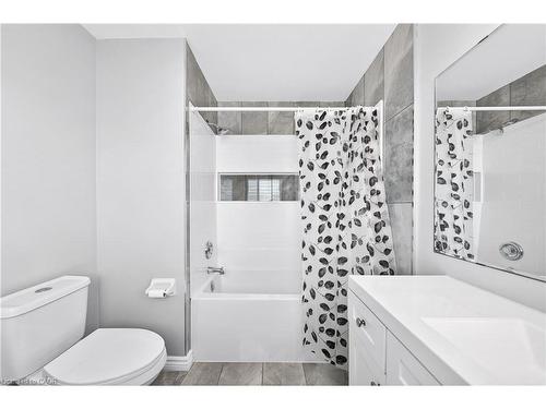 775 Karlsfeld Road, Waterloo, ON - Indoor Photo Showing Bathroom