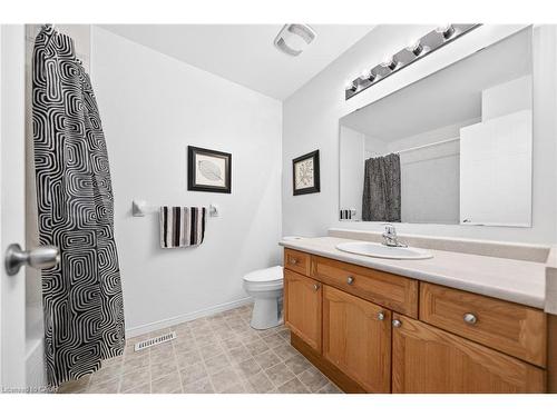775 Karlsfeld Road, Waterloo, ON - Indoor Photo Showing Bathroom