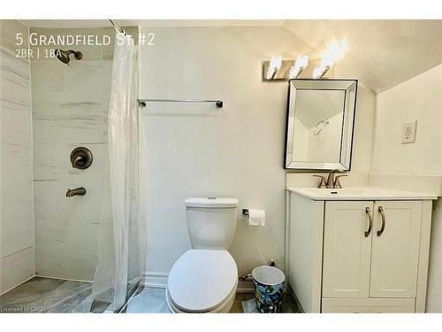 5 Grandfield Street, Hamilton, ON - Indoor Photo Showing Bathroom