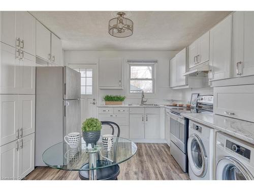 88 East 44Th Street, Hamilton, ON - Indoor Photo Showing Laundry Room