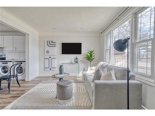 88 East 44Th Street, Hamilton, ON - Indoor