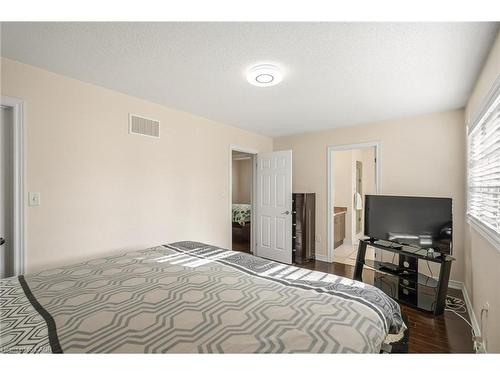 11 Keith Crescent, Niagara-On-The-Lake, ON - Indoor Photo Showing Bedroom