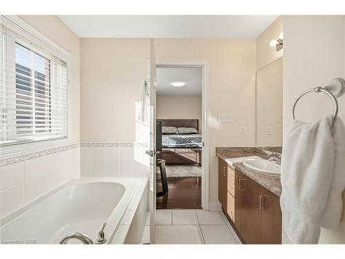 11 Keith Crescent, Niagara-On-The-Lake, ON - Indoor Photo Showing Bathroom